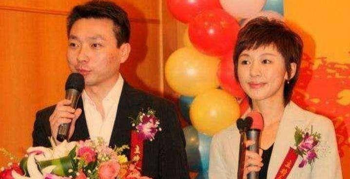 原创康辉结婚25年不生娃吵架从不哄老婆唯独对亡母心怀愧疚