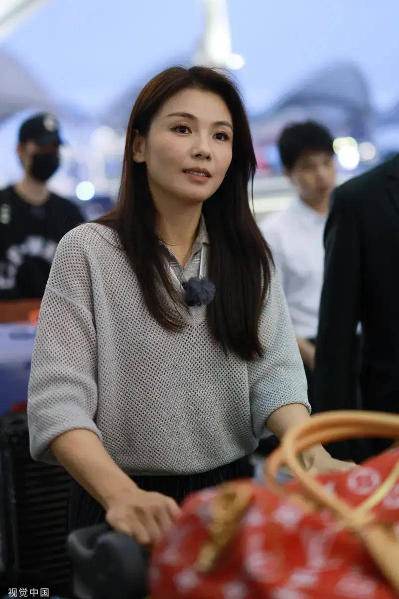 刘涛时隔十年再录花少 与张翰张凯丽一同现身机场