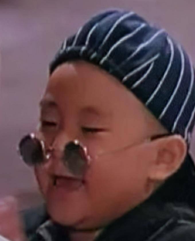 曾是"笑林小子"郝劭文,被母亲"坑"多年,现做街头吃播_郝绍文_郝少文