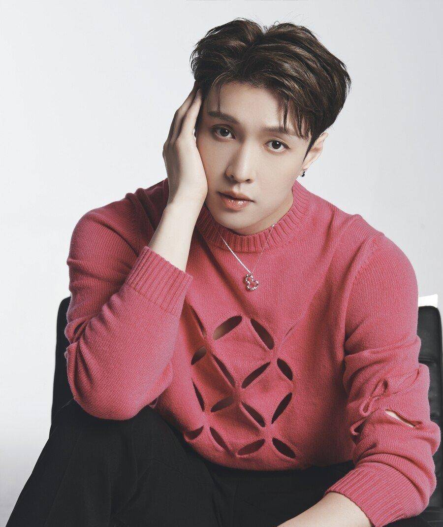 张艺兴重返韩娱,时隔八年再上韩国打歌舞台_娱乐_lay_网友