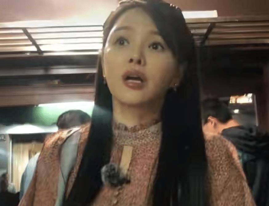 原创一组路人镜头下生图疯传伊能静真实颜值曝光55岁长这样