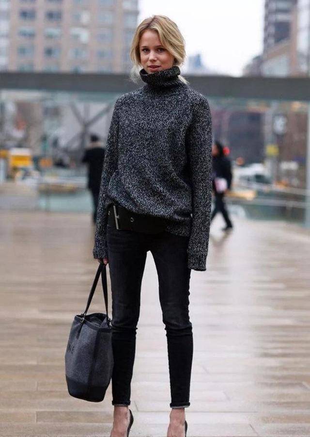 裙装搭配,一些野性十足的黑色皮裙也可以很好的和高领毛衣搭配在一起