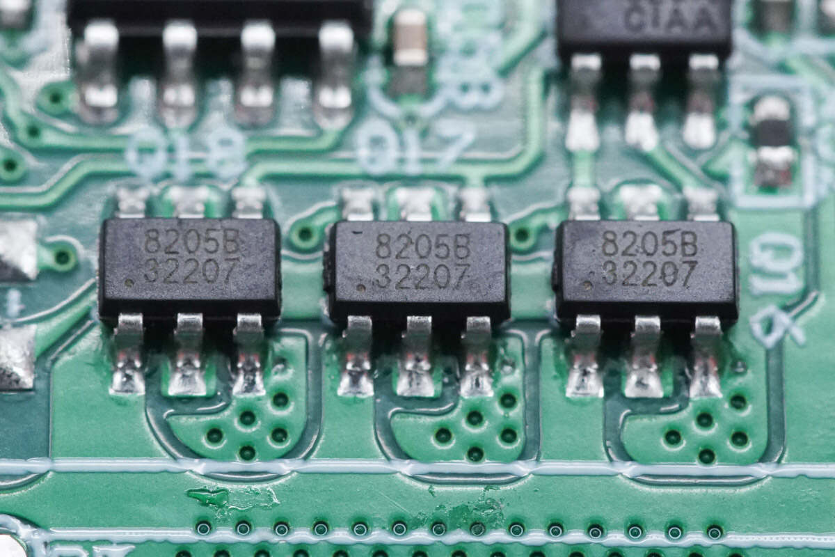 小巧精致还自带usb-c线,安克229元新款自带线充电宝拆解看看用料_移动