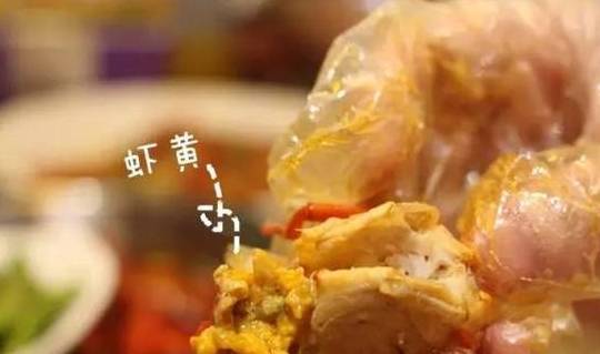 吃小龙虾,头部的虾黄到底能吃吗?营养师无意说漏嘴:真相太扎心