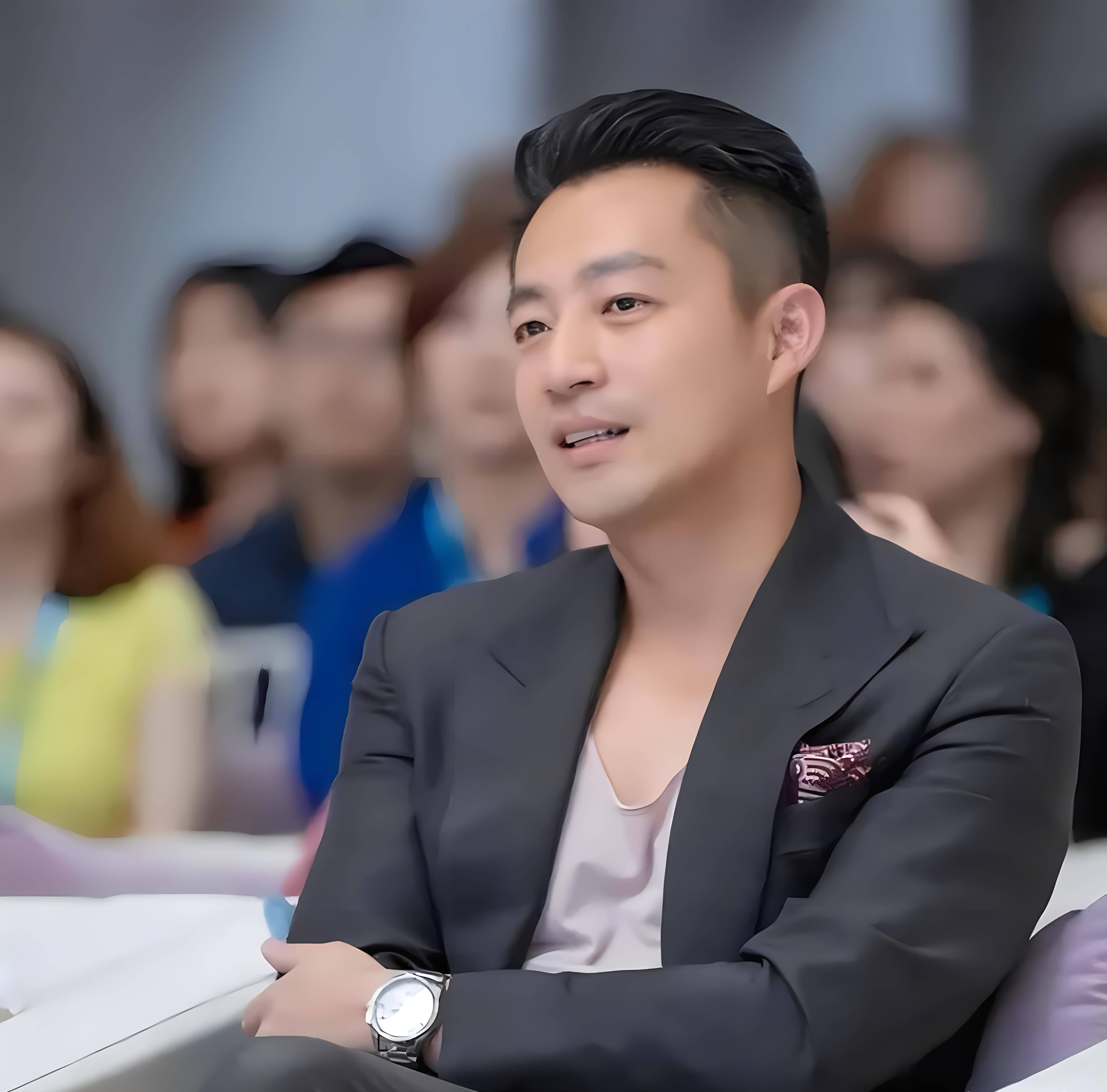 随着,汪小菲返回北京后,他和大s(徐熙媛)之间的各种吵吵闹闹也算是暂