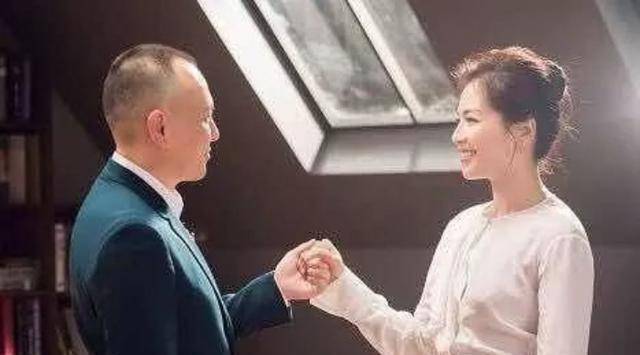 原创本想成为阔太结果却养了软饭老公12年刘涛到底冤不冤