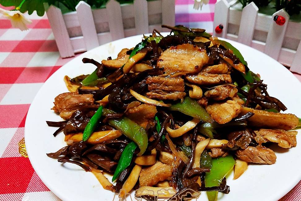 茶树菇炒肉的家常做法简单易学好吃到停不下筷