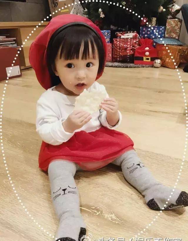 被欧弟的腿吓哭了?还是来看他老婆的腿压压惊吧!