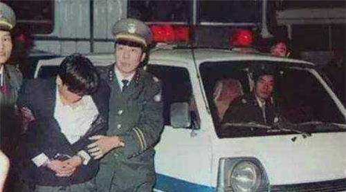 原创海南头号杀手孔繁座一夜连杀20人整容后又杀9人结局如何