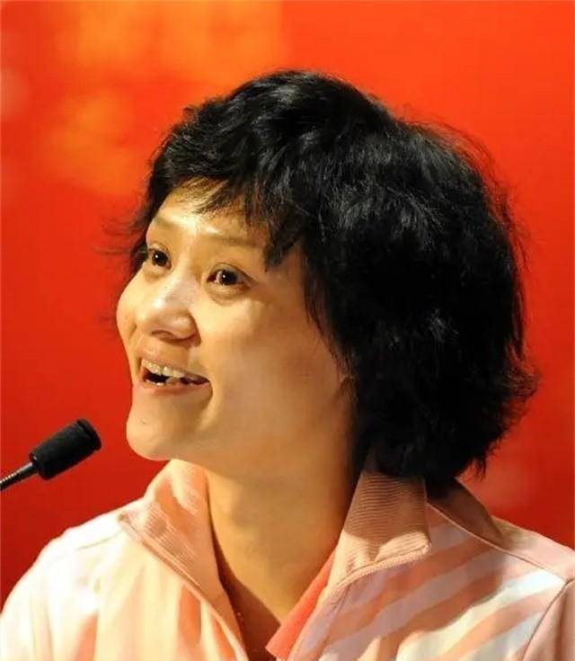 53岁奥运冠军近况:穿着朴素,获70余枚金牌_高敏_跳水_生活