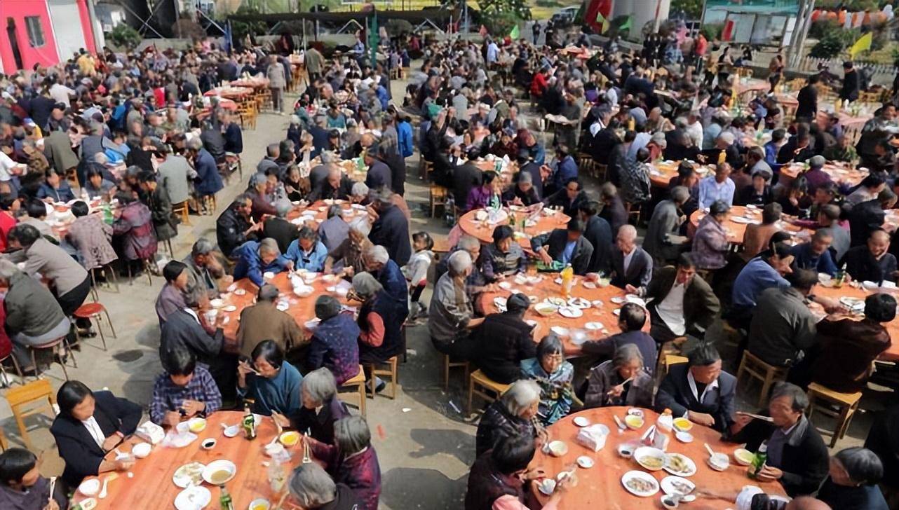 母猪下崽也办酒?村民半月吃席70家,一场酒席当天赚回礼金50万_古蔺_宴