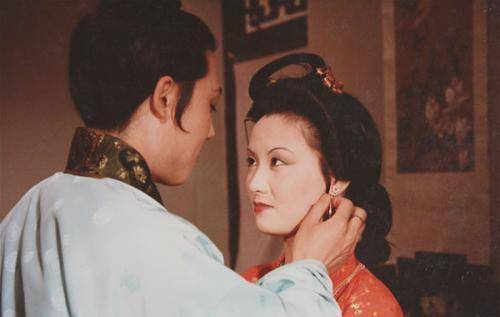 强将手下无弱兵,看看这位小丫头便知凤姐是何等厉害角色_邢夫人_鸳鸯