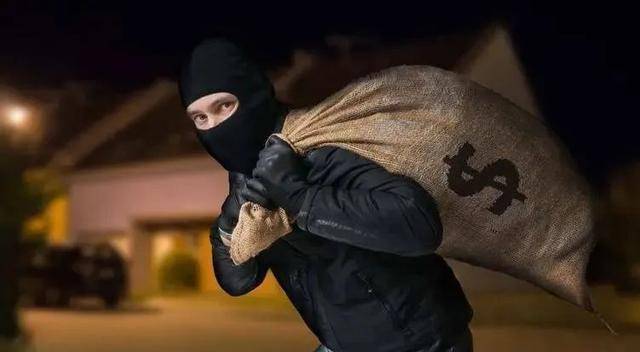 原创1993年张治成成立麻阳帮祸害广东近4年行刑前跪地谢罪