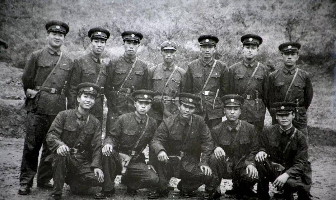 将军,躲在农村被评为劳动模范,最终恶有恶报_杨进兴_国民党_戴笠