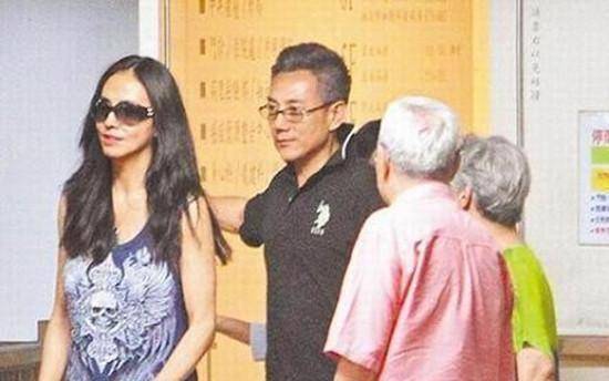 原创被马景涛家暴公开与富豪老公分手敢对规则说不的田丽图啥