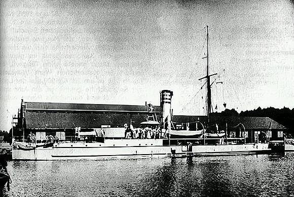 晚清时期中国的第一艘铁甲舰,并非定远,而是一艘不起眼的小军舰_金瓯