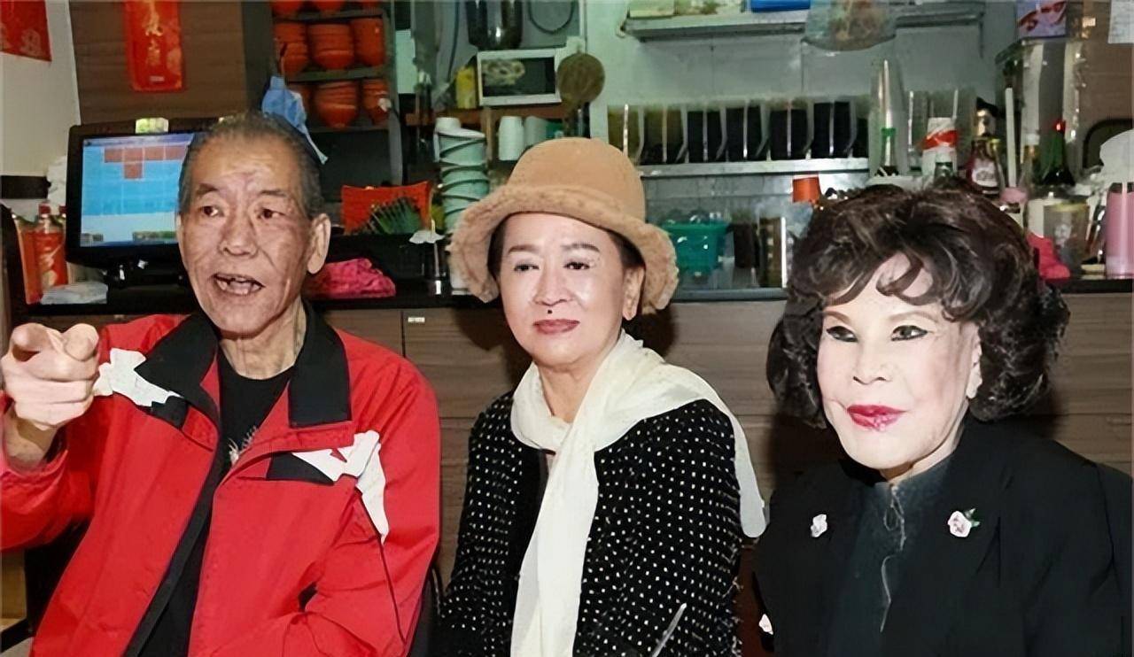 为嫁富豪,她穿30年塑身衣不离身,丈夫遗嘱 财产只给1元钱_邓永祥