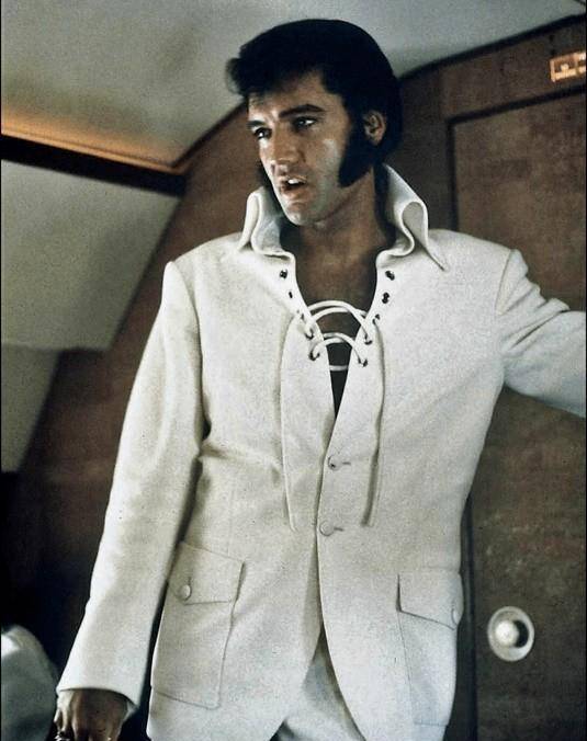 原创猫王睡过3000个女人被经纪人剥削42岁猝死前服用了14种药物