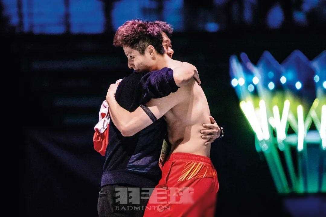 《羽毛球新封面:石宇奇淬火之路,无惧西东》