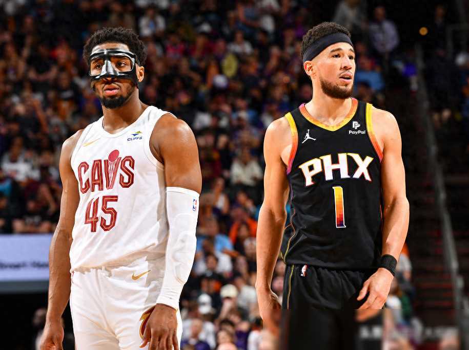 首发阵容为:德文·布克,布拉德利·比尔,肖恩·奥尼尔,凯文·杜兰特和