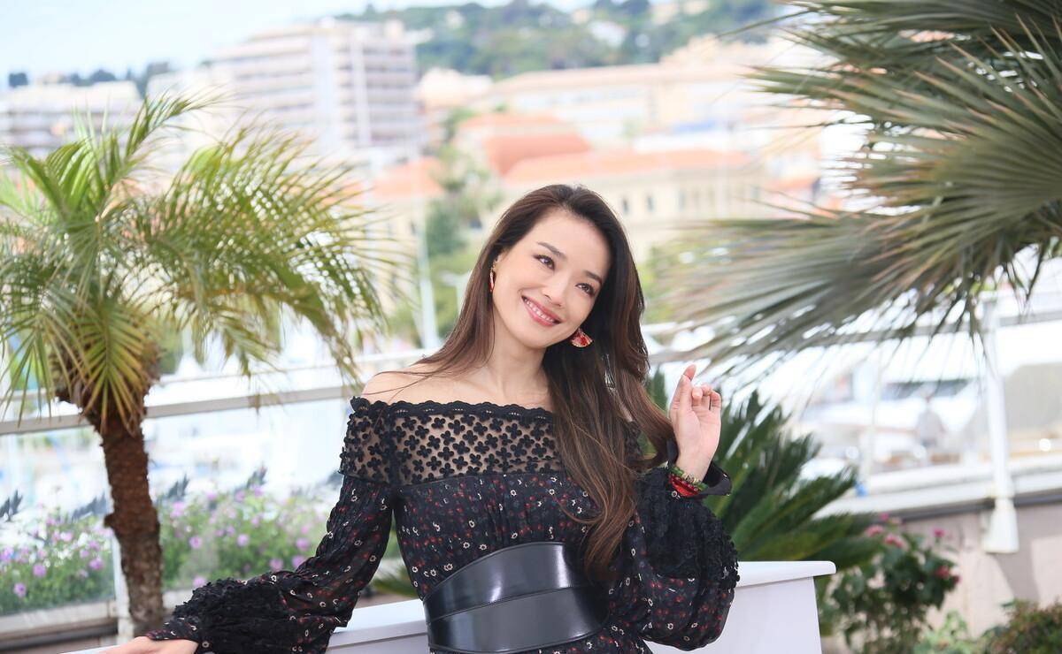 原创靠拍大时尚电影成名遭对方家长嫌弃情路坎坷如今是风光无限的影后