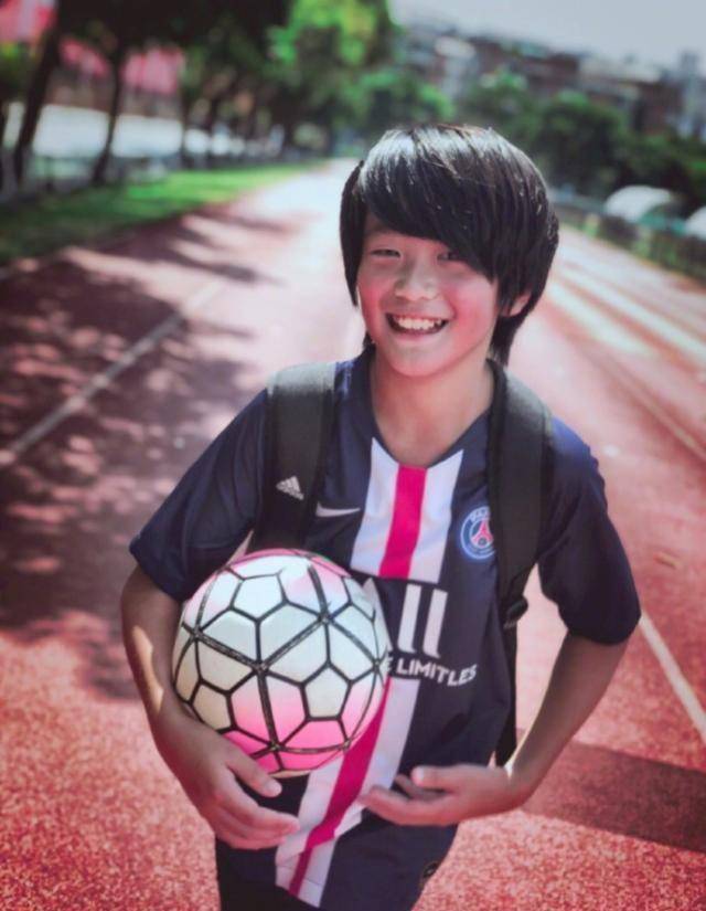 曹格儿子近照11岁joe长成美少年了阳光可爱比爸爸还帅了