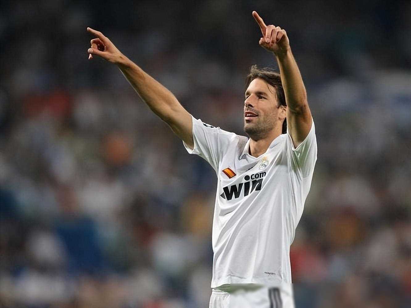 原创c罗曾是他的替补射术不输c罗为何历史地位不高