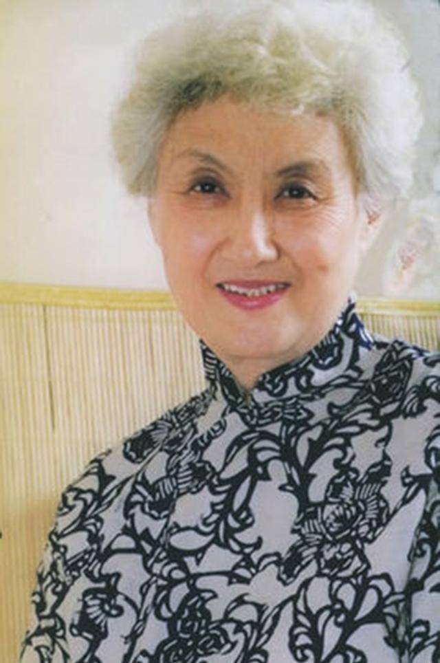 与原配走过金婚后80岁的冯亦代另娶黄宗英谱写文坛绝美黄昏恋