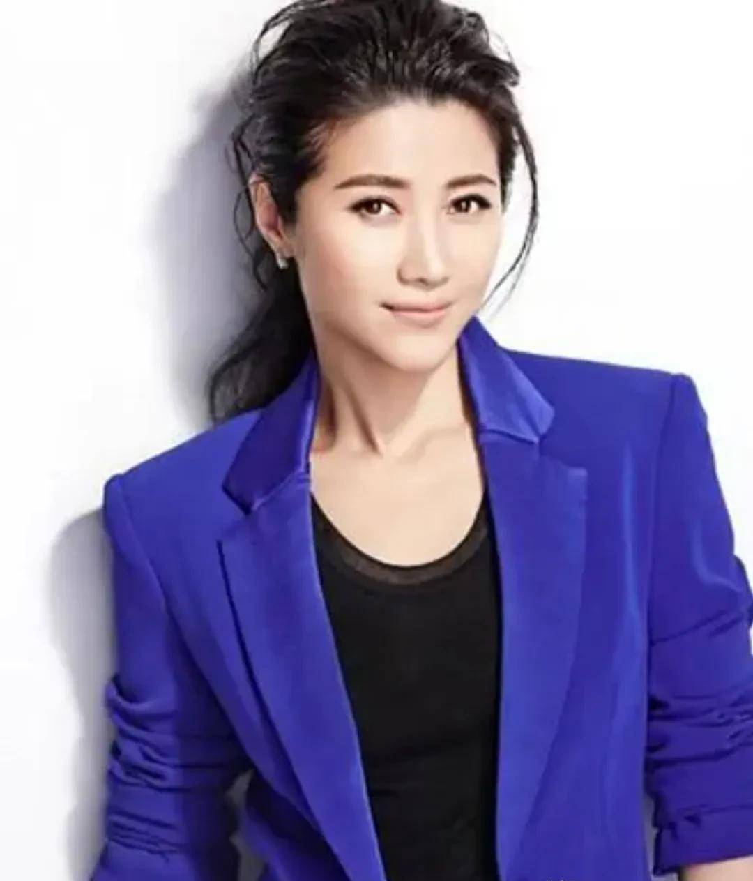 原创金鸡影后颜丙燕背后那些鲜为人知的事让人感动