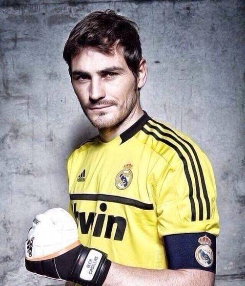 原创布冯卡西卡恩谁才是历史第一门将球迷都在与布冯做比较吧