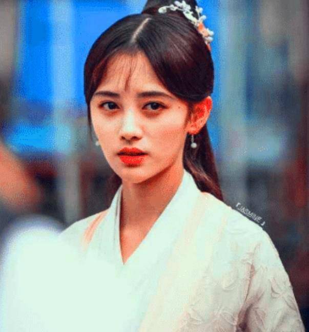 原创返厂重修上瘾的鞠婧祎近照又开启变脸模式可怕的是越整越像个男人