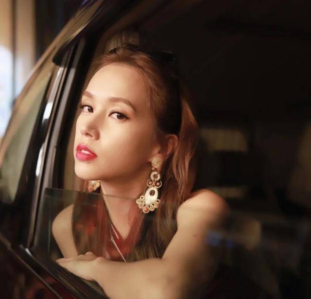 傅嘉莉_剑尖_四叶草