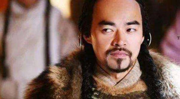 胡沙虎极为不满,当着钦差的面把鸟摔死了.