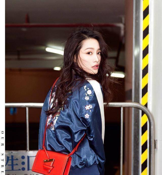 原创出道近十年李沁穿搭都是非常有品位的每次现身都感觉气质超好