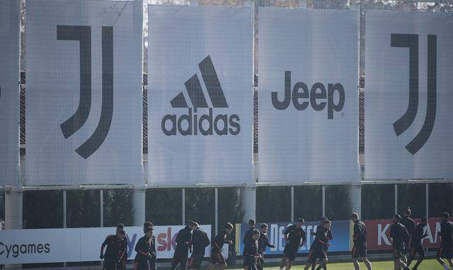 先是尤文图斯在主场迎战佛罗伦萨,然后是乌迪内斯在主场迎战国际米兰