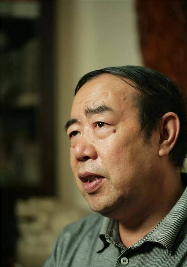 大作家有大脾气,贾平凹与妻子因煮鸡蛋发生争吵,一气之下要自杀_少年