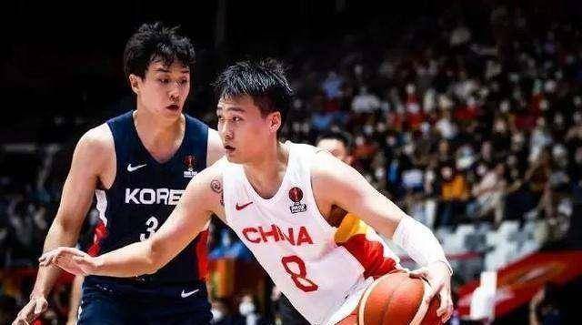 原创场均上场时间全队第一郭艾伦不在26岁后卫成男篮后卫线新核心