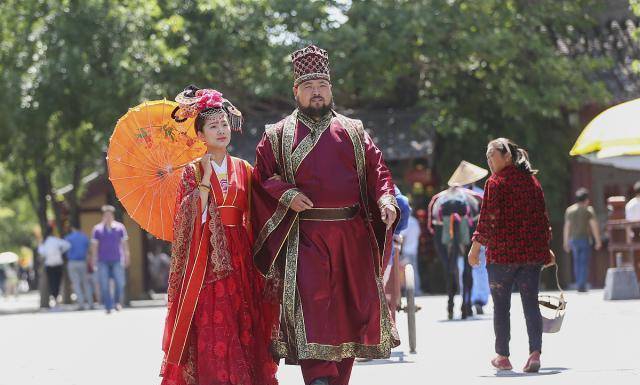 原创万历时一富豪身体有缺陷人笑他乞丐命他决定杀掉傻儿子