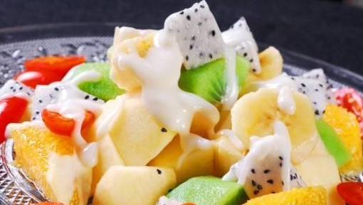 夏天快到了给宝宝做高颜值的水果沙拉营养又解馋