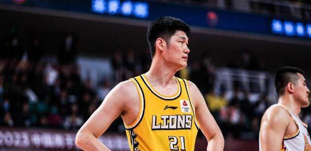 广东传出了一个好消息和一个坏消息,而杜锋忍痛割爱淘汰_孙明辉_比赛