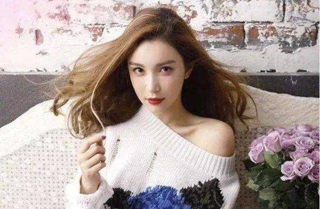 曾插足薛之谦婚姻还与前夫闹到法院如今官宣恋情与男友配一脸