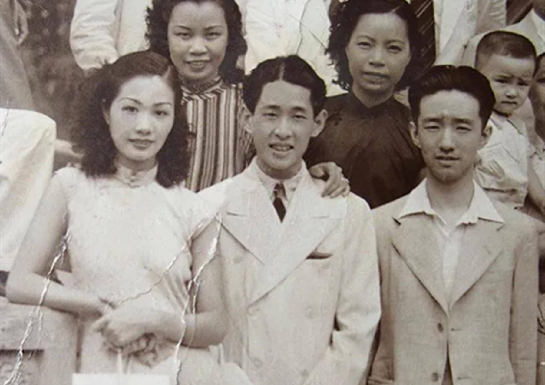 香港舞女洪金梅,为嫁豪门穿30年塑身衣,丈夫死后只留给她一元_邓永祥