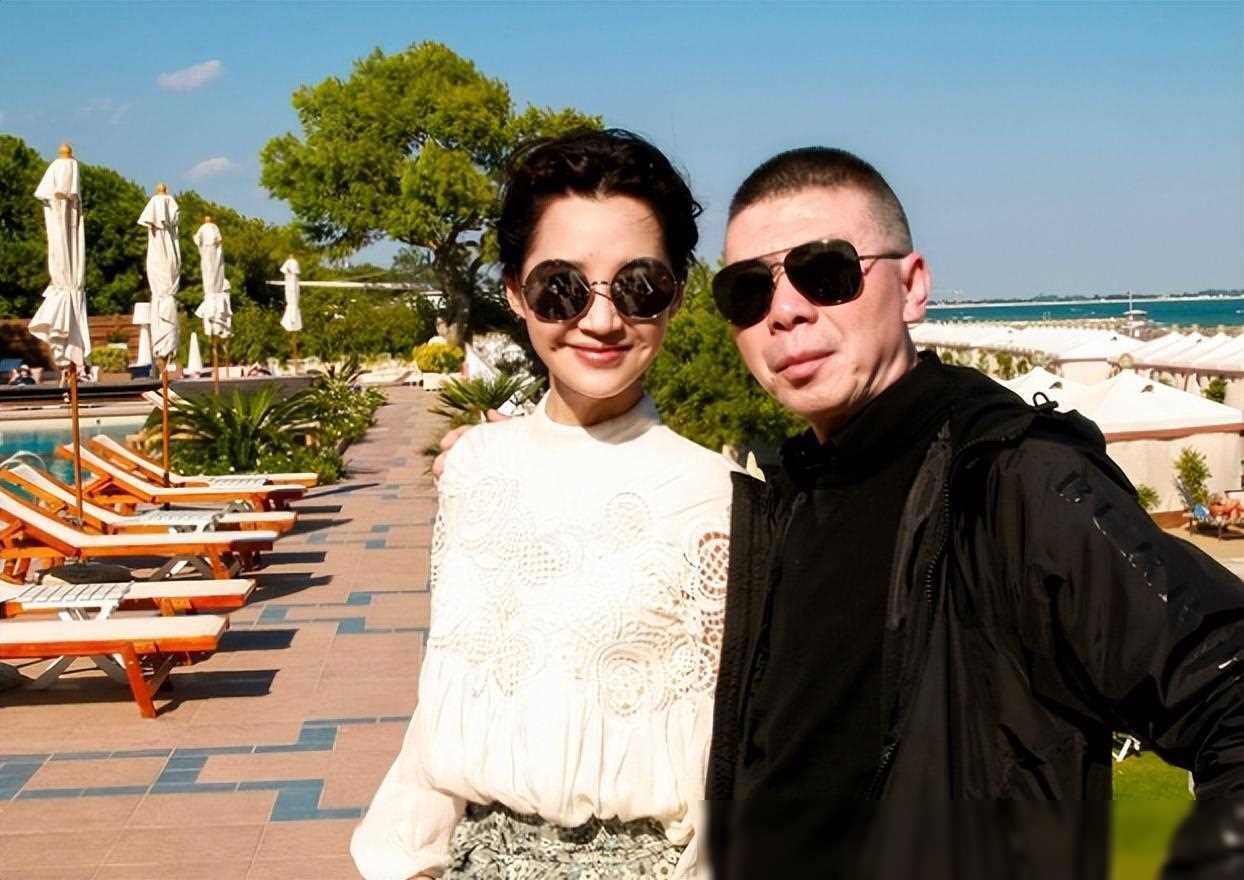 她一生"风流成性,老少通吃",撩汉无数,至今55岁却依旧单身_许晴_生活