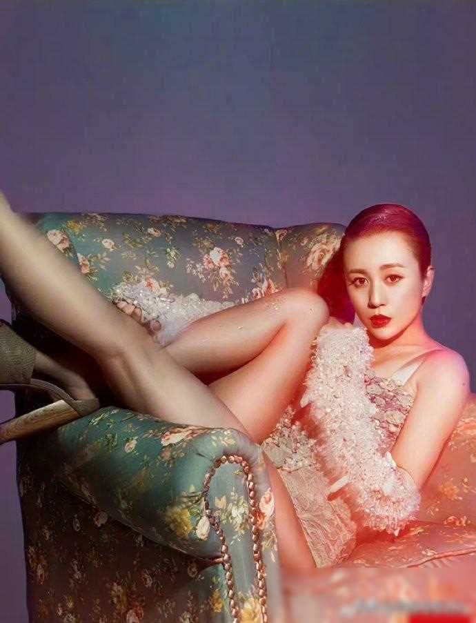 马丽男人装封面大片 ​​​_女性_勇气_故事