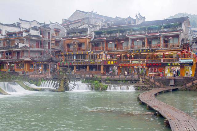 湖南湘西凤凰古镇一日游凤凰古镇一日游必去景点建议收藏