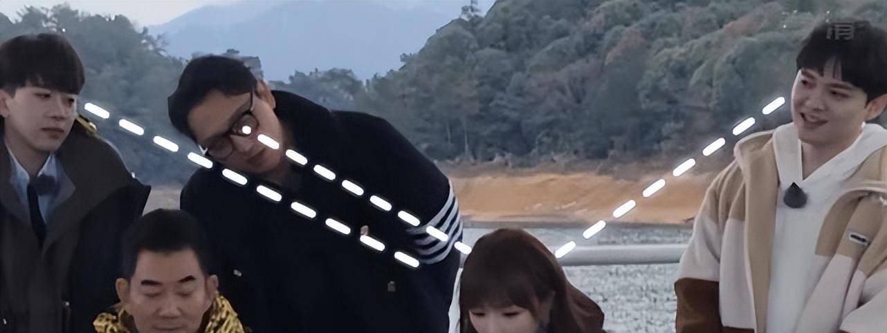 原创家境普通孔雪儿吃鱼子酱被嘲上综艺被说活该败给资本