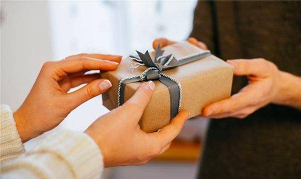 "东西七不送,送了人散财也空",七不送都指什么?你知道吗_传统_时候_社