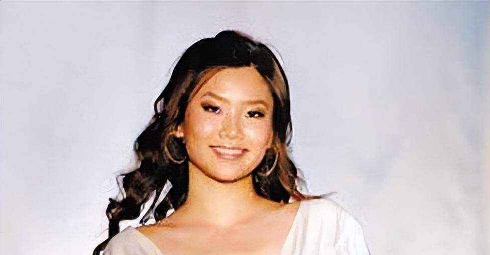 原创同样是郑少秋的孩子沈殿霞和官晶华的女儿一对比差距就出来了