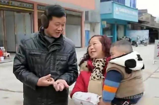 中国第一袖珍人,身高仅72厘米,看完他的经历,众人泪目_吴康_孩子_生长