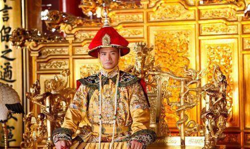 原创妻子婉容溥仪一生没有儿子暗中指点他当上清朝末代继承人